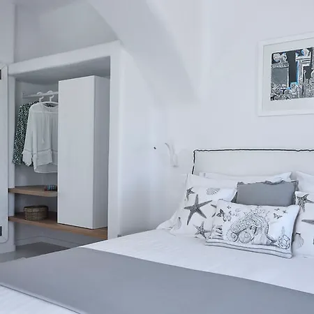 Aqua Breeze Villas *
