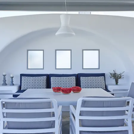 Aqua Breeze Villas *